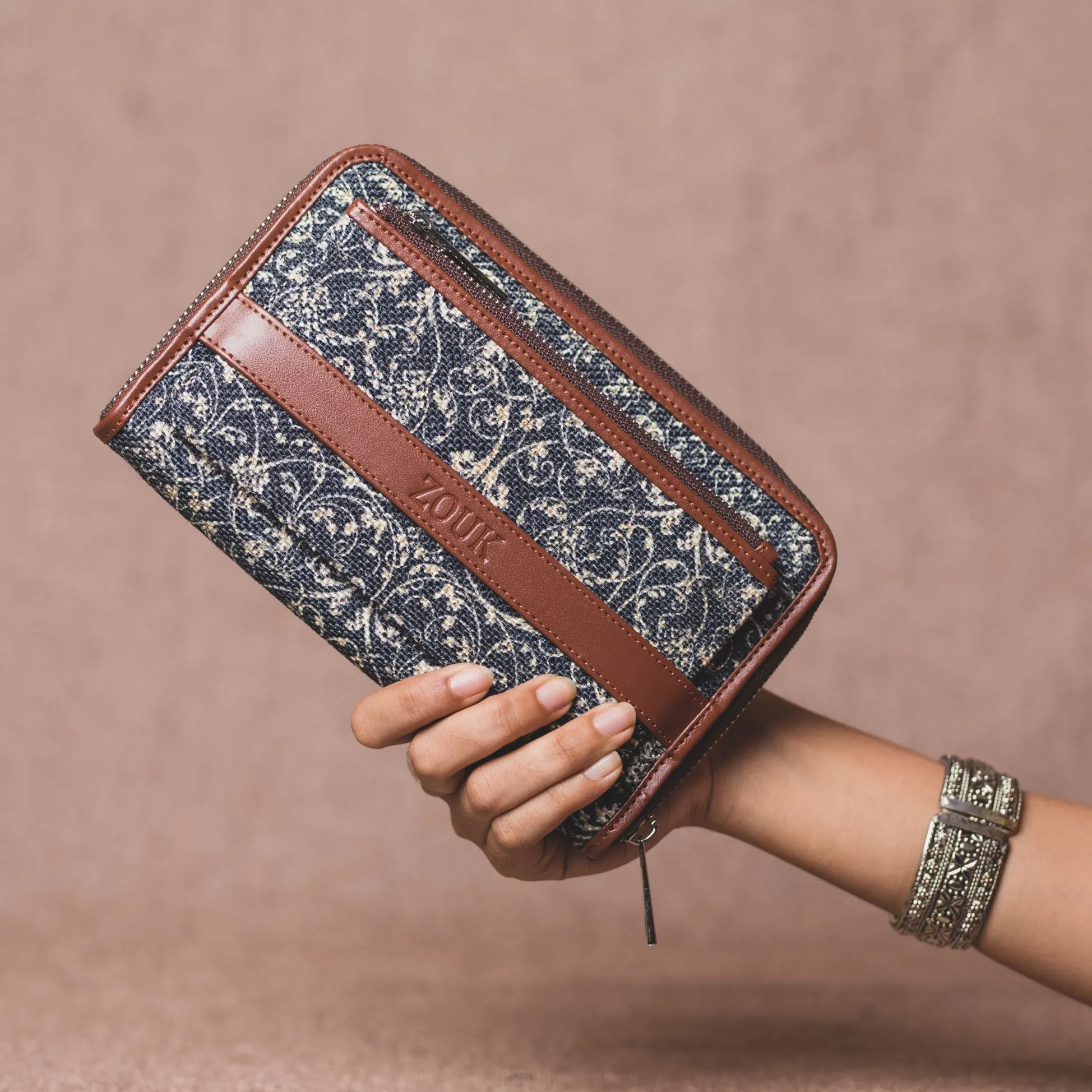 Lattice Lace Classic Zipper Metal Wallet